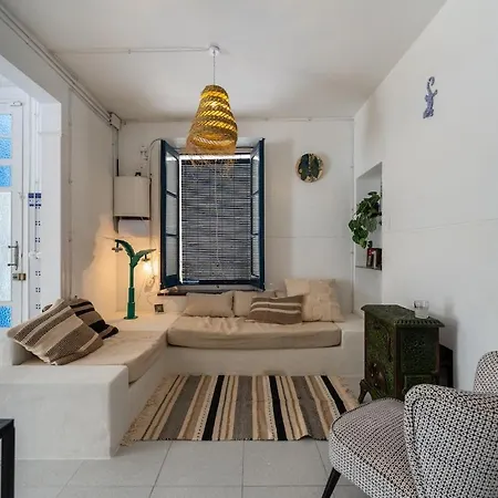 House In The Center Of