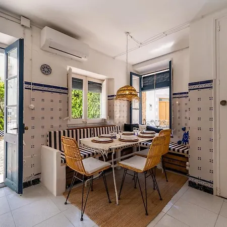 House In The Center Of 펜션 또사데마르