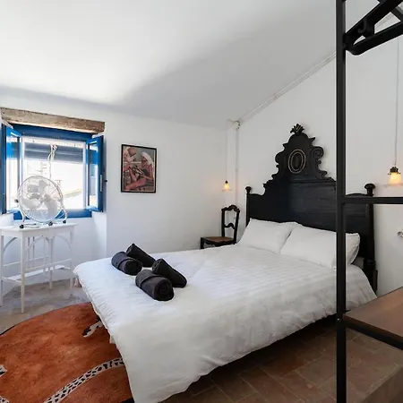 House In The Center Of